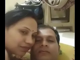 Дези индийская пара романтика жена дает хороший минет