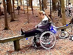 Dishearten fille handicapée est toujours sexy.flv