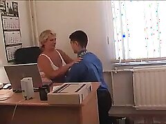 Russian Step Mom 12 volwassen met een jonge guy