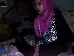 Pulchritudinous Muslim Wife Blowjob