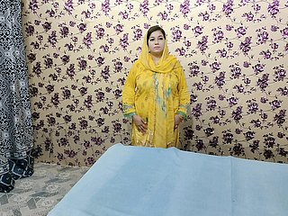 ککڑی کے ساتھ سب سے خوبصورت پاکستانی مسلمان لڑکی crisis