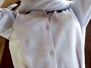 Adolescente indiano petite tímido em hijab é fodido com força em sua tenra buceta molhada e chunky albia