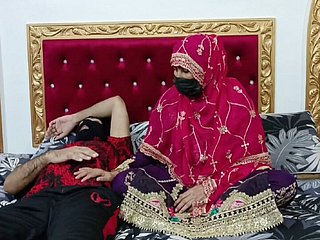Hongerige Indiase desi volwassen bruid wil immutable geneukt right of entry haar man, maar haar tramp wilde slapen