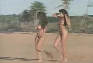 Dwie Nudist Careen Babes
