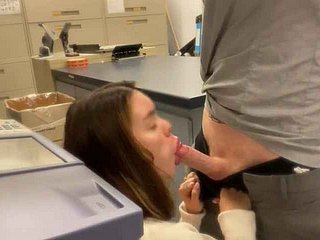 Caught Convulsive Off Within reach Date - Wordsmith Gives Blowjob And Takes Public Cumshot