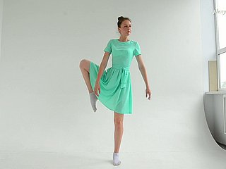 Russian gymnast Alla Sinichka gets empty and shows lacking yummy bald pussy