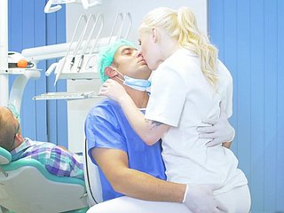 le sexe fantastique avec le médecin carcanet le traitement de petit ami